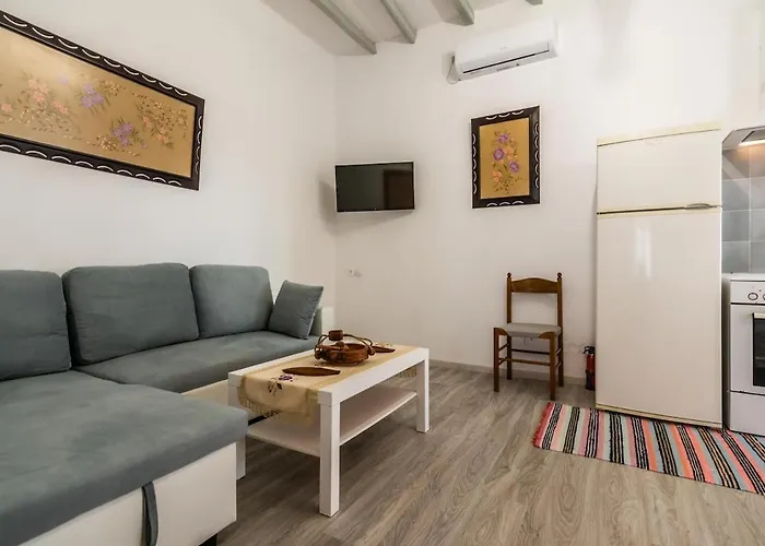 Casa De Flores 1 Plaka (Milos)